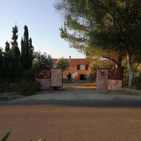 Dei Ginepri بيت للعطل